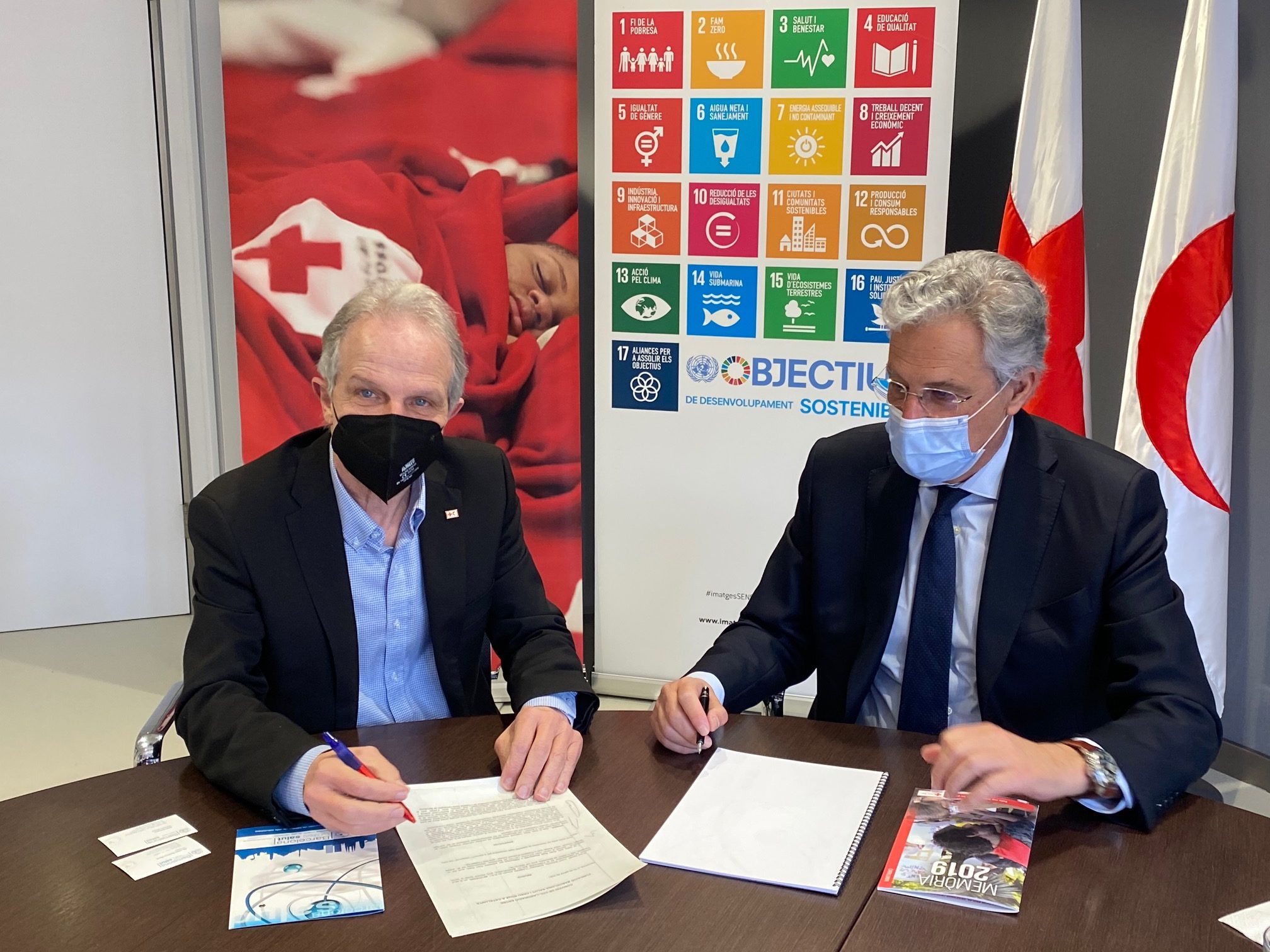 flojo Pensamiento pluma Cruz Roja y España Salud firman un acuerdo para trabajar conjuntamente en  el área asistencial – España Salud